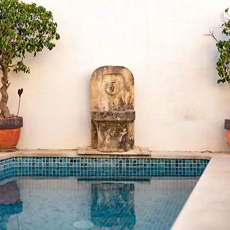 Townhouse In Gated Pool *